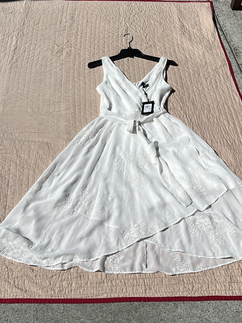 DKNY White Eyelet Wrap Midi Dress Embroidered Sz 6 NWT